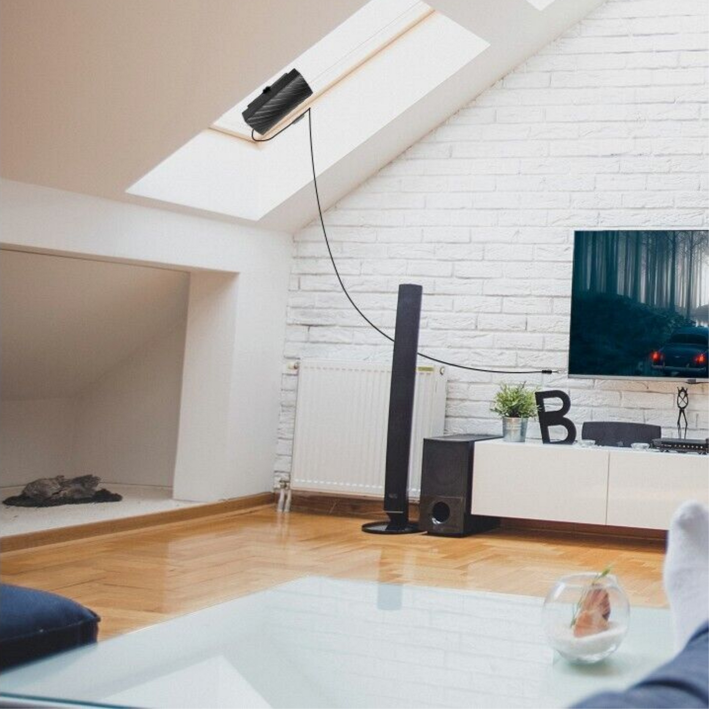 Indoor HDTV Satellite Antenna – Clear and Powerful...